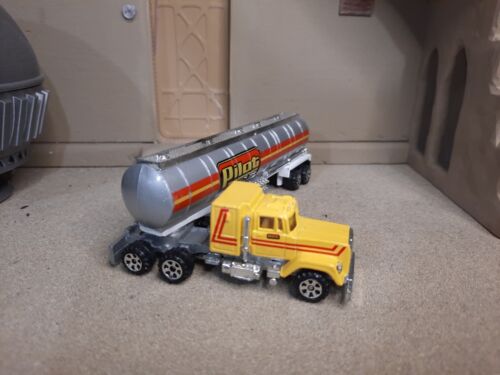 1/87 HO Road Champs Pilot Mack Semi Tanker